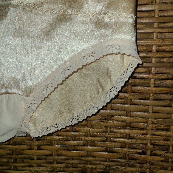 VTG Renette Foundations Girdle Brief Lace Trim SZ XL 31-32 Lined Satin - Picture 4 of 6